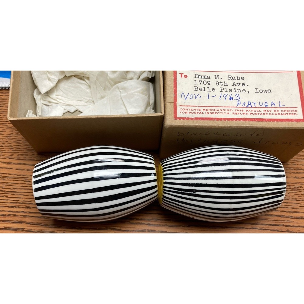 Vintage Secla Black & White Drum Style Salt & Pepper Shakers Portugal - Picture 5 of 15